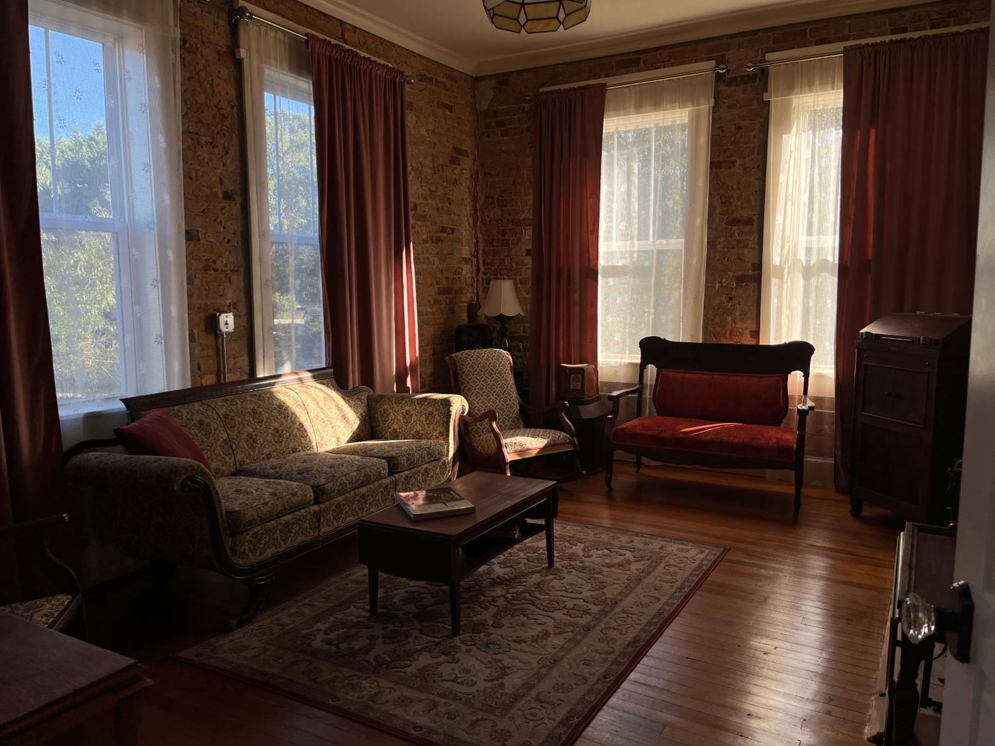 Tanglewood Inn Гринвилл Экстерьер фото