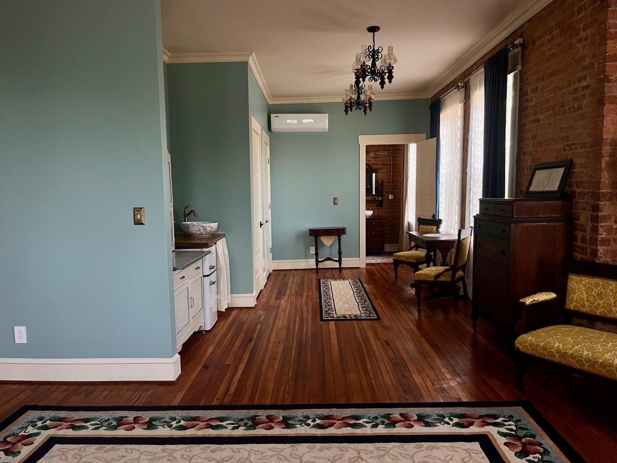 Tanglewood Inn Гринвилл Экстерьер фото