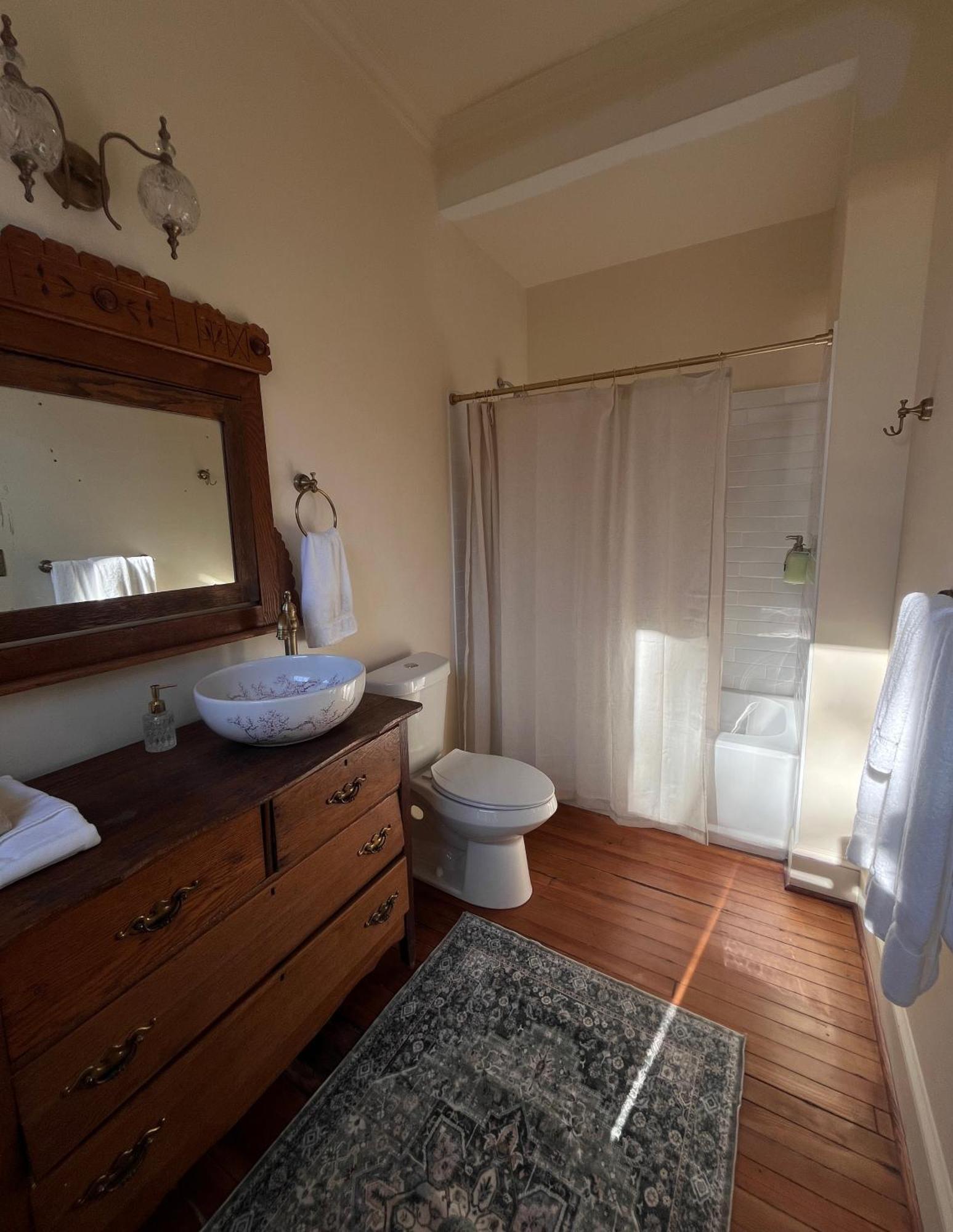 Tanglewood Inn Гринвилл Экстерьер фото